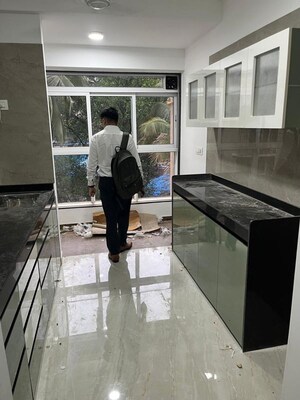 Team Area in 3 BHK Apartment at Infinity Paradise CHS, Goregaon West – for Rent