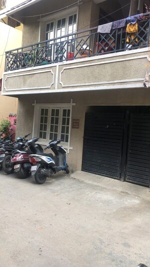 2 BHK Independent House – Entrance View at Benson Town - for Rent