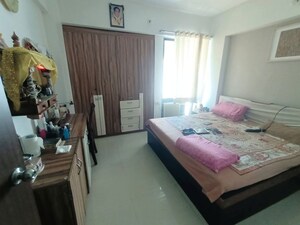 2 BHK Apartment For Rent in Kalpataru Paramount, Kapur Bawdi