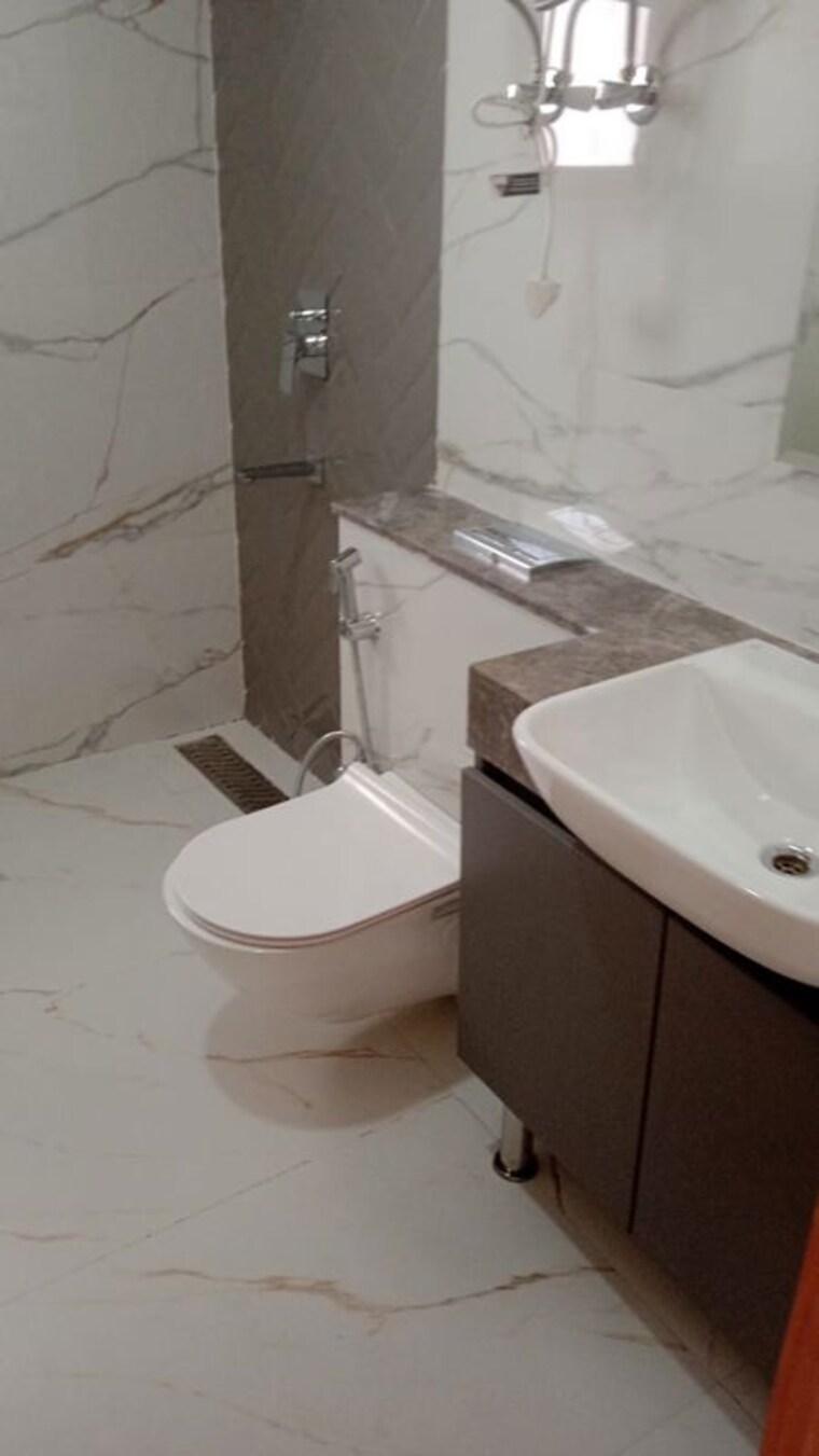 Bathroom, m3m-heights 2 Bedroom 1516 Sq.Ft. Apartment In Sector 65 Gurgaon 10572074