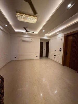 Room in 3 BHK Apartment at Raj One Good Earth, Sector 71 – for Rent