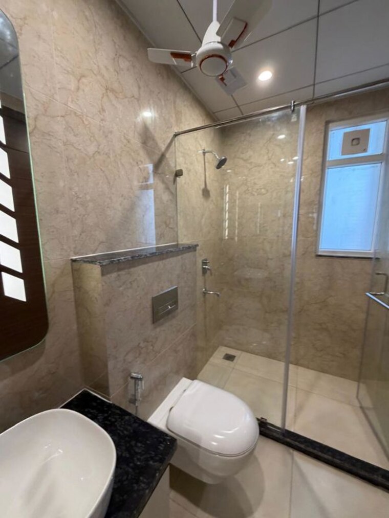 Bathroom, raj-one-good-earth 3 Bedroom 1620 Sq.Ft. Apartment In Sector 71 Gurgaon 10572084
