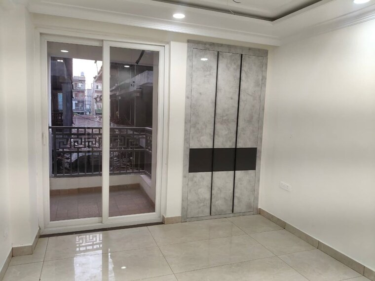 Room, nagla road 3 Bedroom 1700 Sq.Ft. Apartment In Nagla Road Zirakpur 10572079