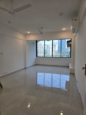 2 BHK Apartment For Rent in Cozihom Apartments, Bandra West