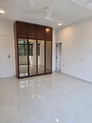 Room in 2 BHK Apartment at Cozihom Apartments, Bandra West – for Rent