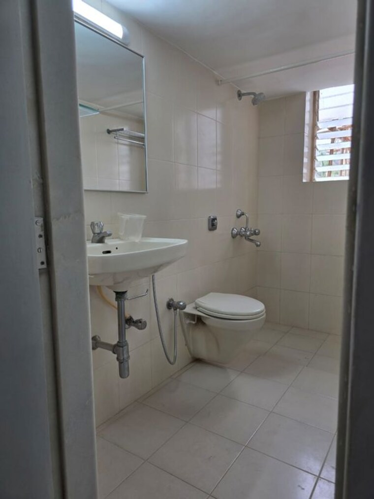 Bathroom, cozihom-apartments 2 Bedroom 860 Sq.Ft. Apartment In Bandra West Mumbai 10572087