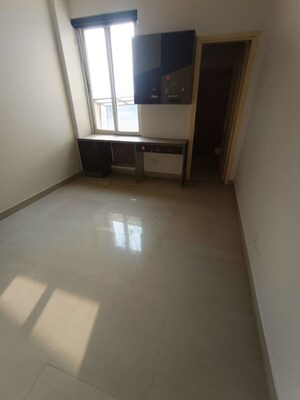 Room in 3 BHK Apartment at GPL Eden Heights, Sector 70 – for Rent