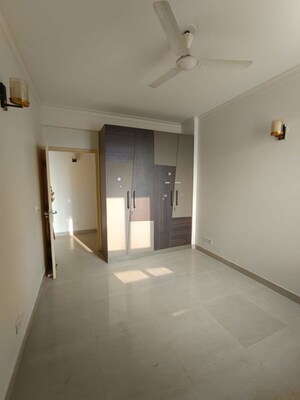 Building Lobby in 3 BHK Apartment at GPL Eden Heights, Sector 70 – for Rent