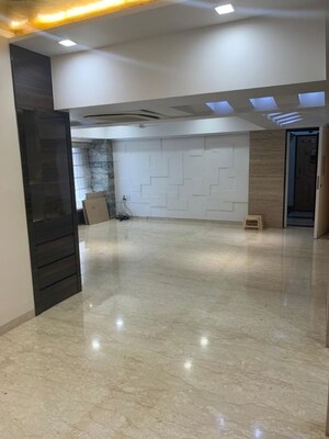 Room in 2 BHK Apartment at Guldev Sagar Apartment, Bandra West – for Rent