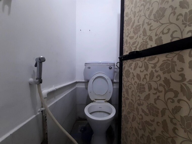 Bathroom, sarthak-chs-goregaon 1 Bedroom 600 Sq.Ft. Apartment In Goregaon East Mumbai 10572102
