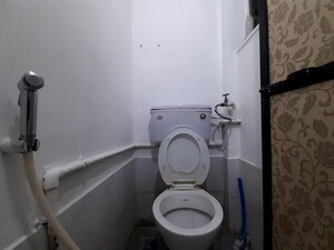 Bathroom in 1 BHK Apartment at Sarthak CHS Goregaon, Goregaon East – for Rent