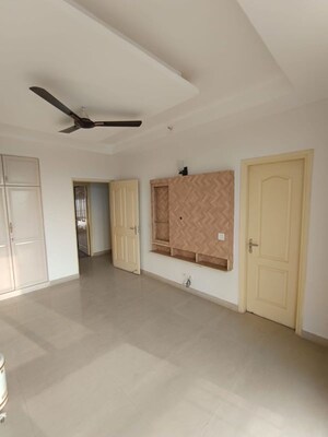 Room in 3 BHK Apartment at GPL Eden Heights, Sector 70 – for Rent