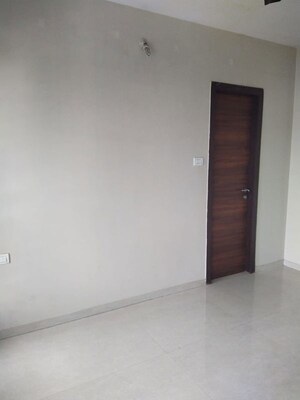 Room in 2 BHK Apartment at HDIL Harmony, Goregaon West – for Rent