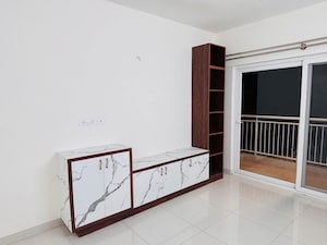Room in 2.5 BHK Apartment at Salarpuria Sattva Park Cubix, Devanahalli – for Rent
