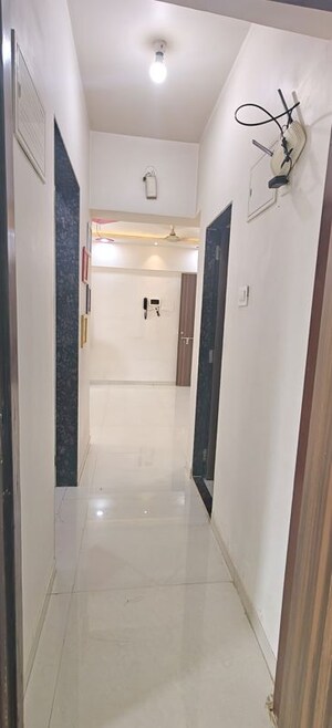 Hall in 1 BHK Apartment at Dharti Pressidio, Kandivali West – for Rent
