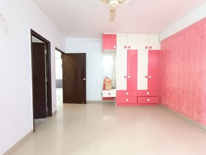 Room in 3 BHK Apartment at DSR Ultima, Harlur – for Rent
