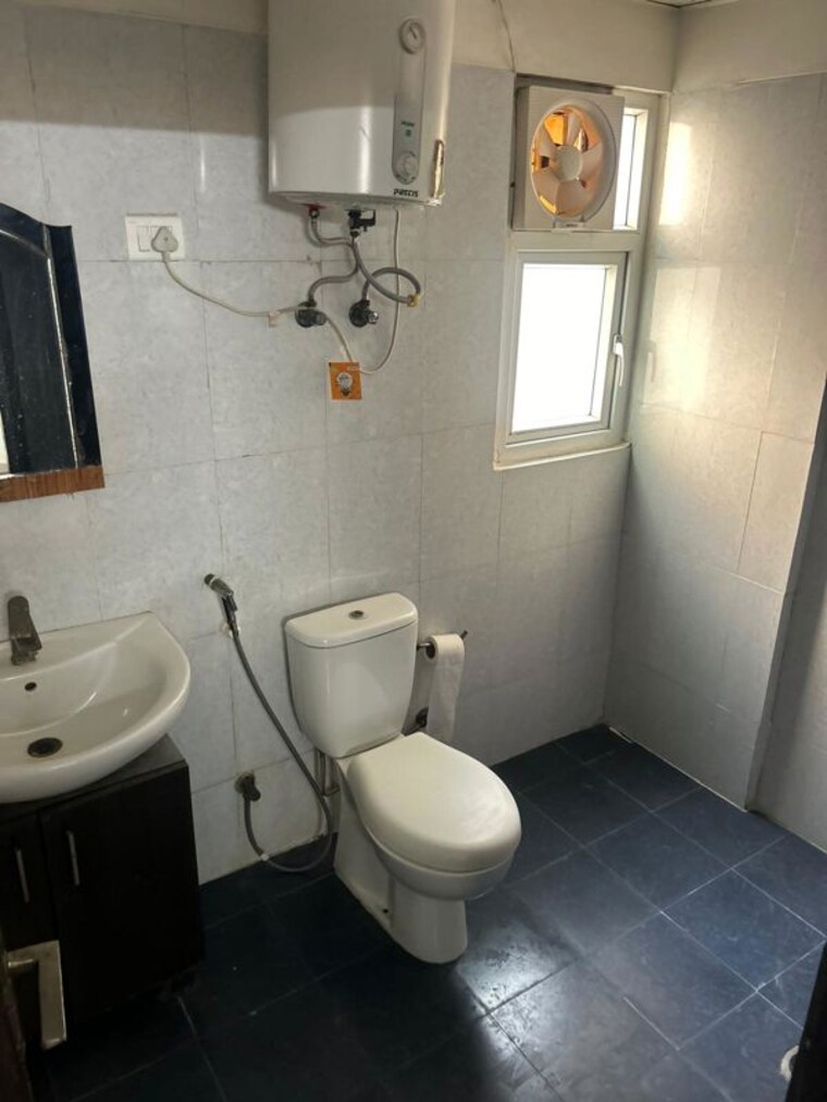 Bathroom, sunworld-vanalika 3 Bedroom 1405 Sq.Ft. Apartment In Sector 107 Noida 10572188