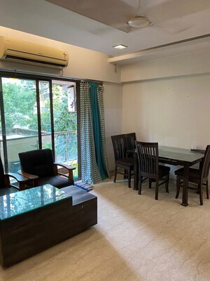 2 BHK Apartment For Rent in Khar West