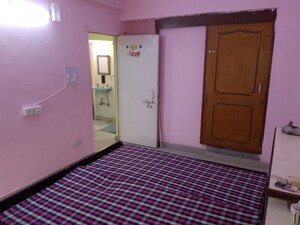 Bedroom in 2 BHK Apartment at Pitampura – for Rent