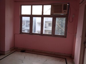 Room in 2 BHK Apartment at Pitampura – for Rent