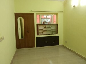 Room in 2 BHK Apartment at Pitampura – for Rent
