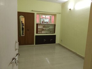 Room in 2 BHK Apartment at Pitampura – for Rent