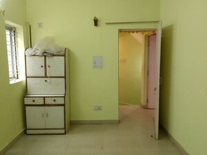 Room in 2 BHK Apartment at Pitampura – for Rent