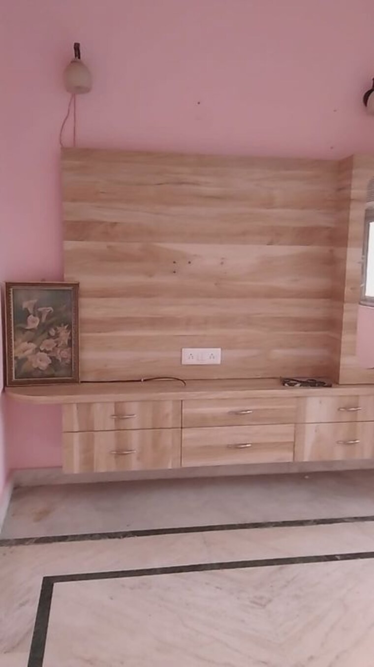 undefined, pitampura 2 Bedroom 900 Sq.Ft. Apartment In Pitampura Delhi 10572204