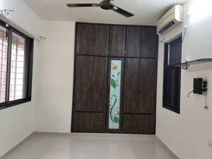 Furnished Amenities in 2.5 BHK Apartment at Neelkanth Palms, Kapur Bawdi – for Rent