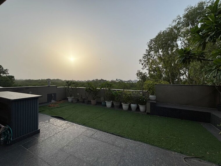 Terrace, greater kailash 3 Bedroom 1800 Sq.Ft. Builder Floor In Greater Kailash Delhi 10541594