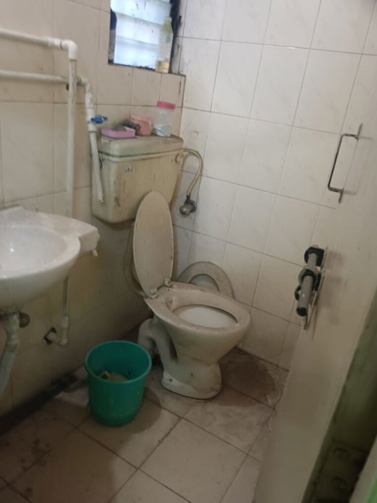 Bathroom, mahalaxmi-complex Commercial Shop 326 Sq.Ft. In Wakad Pune 10572205
