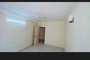 Room in 3 BHK Apartment at Mantri Manyata Lithos, Thanisandra – for Rent