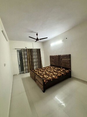 Living Room in 1.5 BHK Apartment at Pitampura – for Rent