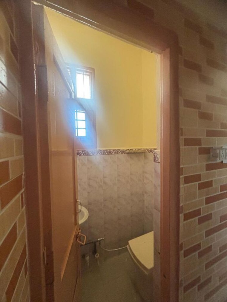 Bathroom, manimajra 1 Bedroom 1600 Sq.Ft. Builder Floor In Manimajra Chandigarh 10572236