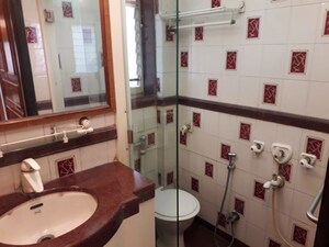Team Area in 2 BHK Apartment at Neefam Apartment, Bandra West – for Rent
