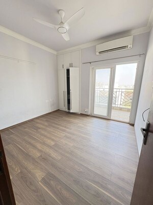 3 BHK Builder Floor For Rent in Sector 21