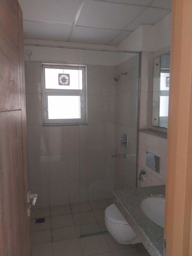 Bathroom, sector 21 3 Bedroom 1520 Sq.Ft. Builder Floor In Sector 21 Gurgaon 10572255