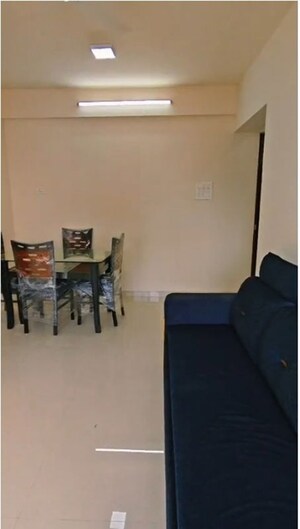 Living Room in 2 BHK Apartment at Chembur – for Rent