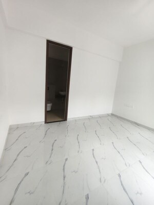 Room in 2 BHK Apartment at Raymond Ten X Habitat, Pokhran Road No Two – for Rent