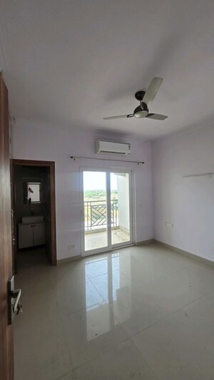 Room in 3 BHK Builder Floor at Sector 23 – for Rent