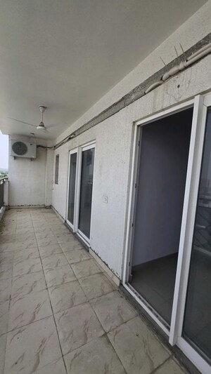Building Lobby in 3 BHK Builder Floor at Sector 23 – for Rent