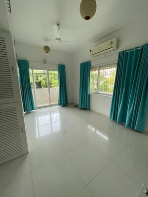 Living Room in 2 BHK Apartment at Seema Apartment Bandra, Bandra West – for Rent