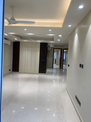 Building Lobby in 3 BHK Builder Floor at Sector 23 – for Rent