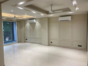 Room in 3 BHK Builder Floor at Sector 23 – for Rent