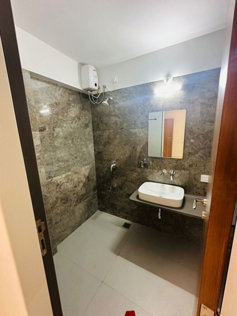 Bathroom, chembur 3 Bedroom 1241 Sq.Ft. Apartment In Chembur Mumbai 10572282