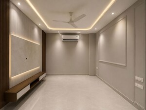 Room in 4 BHK Builder Floor at Emaar Marbella, Sector 66 – for Sale