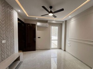 Room in 4 BHK Builder Floor at Emaar Marbella, Sector 66 – for Sale