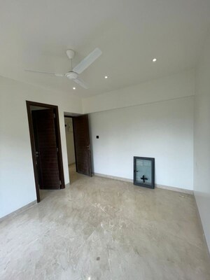 Room in 2 BHK Apartment at Shivraj Height, Khar West – for Rent