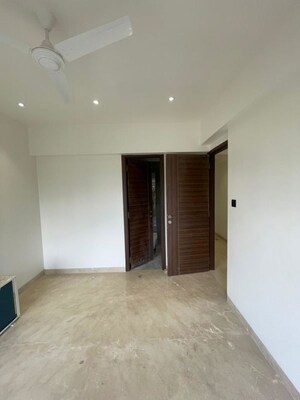 Room in 2 BHK Apartment at Shivraj Height, Khar West – for Rent