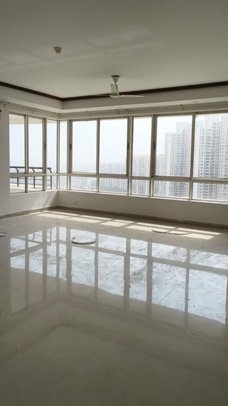 Balcony, jaypee-greens-kalypso-court 4 Bedroom 3755 Sq.Ft. Apartment In Sector 128 Noida 10520868